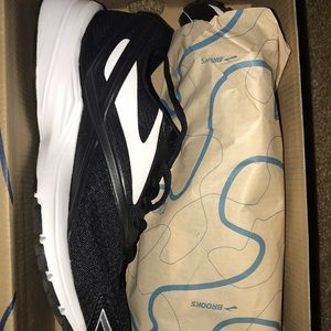 BROOKS SHOES